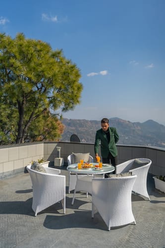 Rose @ Serene w/ Outdoor Bonfire – 5 bedroom villa in Kasauli, Himachal Pradesh
