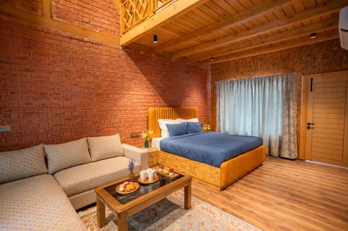 Frozen Fall @ Dewdrop Cottages