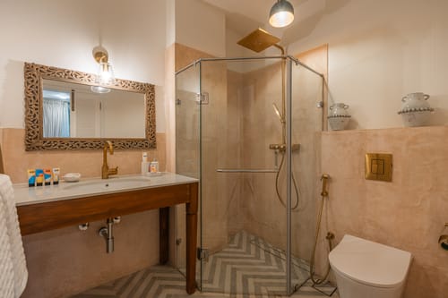 Moonstone Villa w/ Pool & Rooftop Jacuzzi