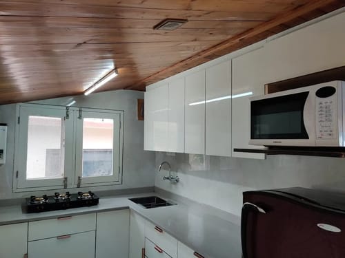 The Cloudberry | Cozy Hill Retreat with Balcony & Heated Interiors