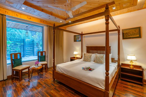 Utopia @ Aykon Estate w/ Outdoor Pool – 8 bedroom villa in Kasauli, Himachal Pradesh