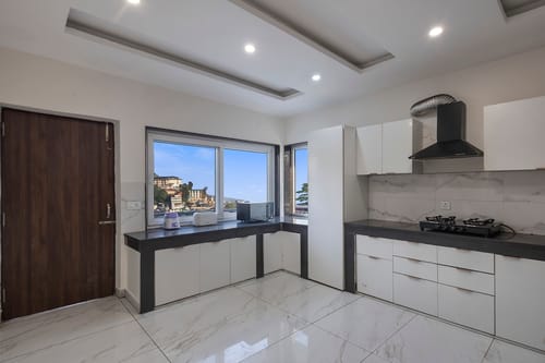 Snowdrop Retreat | Pet-friendly 3-BHK Apartment With Mountain Views | Near Mall Road, Top Cafés & Landmarks – 3 bedroom villa in Mussoorie, Uttarakhand