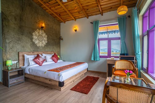 Adrushya | Cosy 1-Room Stay with Hill Views, Karaoke Lounge & Restaurant – 1 bedroom villa in Mukteshwar, Uttarakhand