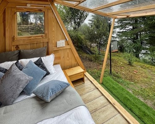 A Cozy Wooden Cabin & Attic | Itsy Bitsy