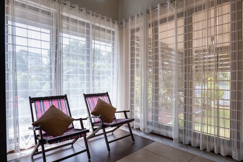 Glass River Retreat | 4-BHK Riverside Getaway with Private Pool, Lakeside Sit-Out & Lounge Area Near Aluva Railway & Metro Station – 4 bedroom villa in Kochi, Kerala
