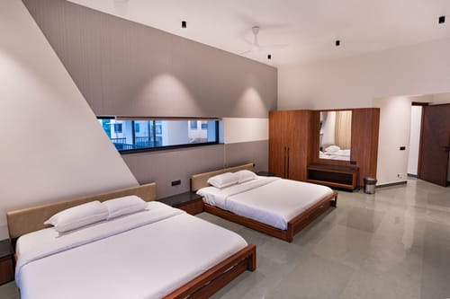 JD Beach Vacay | 4-BHK Oceanfront Beach Villa with Spacious Lawn, Ambient-Lit Bar & Private Beach Access – 4 bedroom villa in Chennai, Tamil Nadu