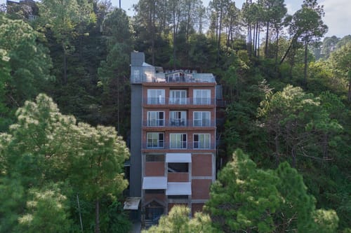 The Elmstone - Garkhal – 8 bedroom villa in Kasauli, Himachal Pradesh