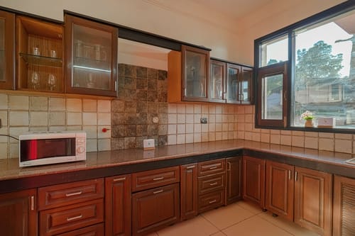 Golden Meadow Villa | Pet-friendly Hillside 3-BHK Retreat With Outdoor Lounge, Balcony & Scenic Views – 3 bedroom villa in Kasauli, Himachal Pradesh