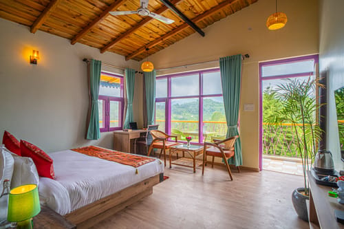 Adrushya | Cosy 1-Room Stay with Hill Views, Karaoke Lounge & Restaurant – 1 bedroom villa in Mukteshwar, Uttarakhand