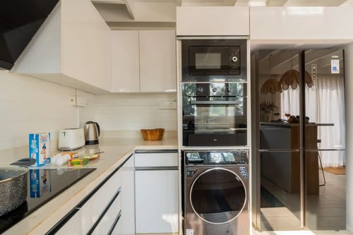 House of Neptune | 3-BHK Retreat with Gazebo & Bar | 10 mtrs from Ashwem Beach