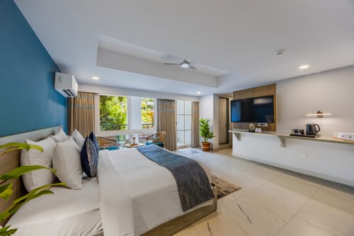 Goan Bliss Premium Room | Aesthetic Suite in a Boutique Resort with Pool, Dining, Library & Serene Tropical Setting – 1 bedroom villa in South Goa, Goa