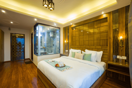 Pine Shadow Fuchsia | Pet-friendly Hillside Retreat With Picturesque Balcony & Restaurant – 1 bedroom villa in Shimla, Himachal Pradesh