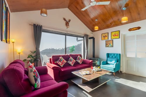 Evara | Serene Pet-friendly 4-BHK Hill Retreat With Balcony, Fireplace & Scenic Views – 4 bedroom villa in Mussoorie, Uttarakhand