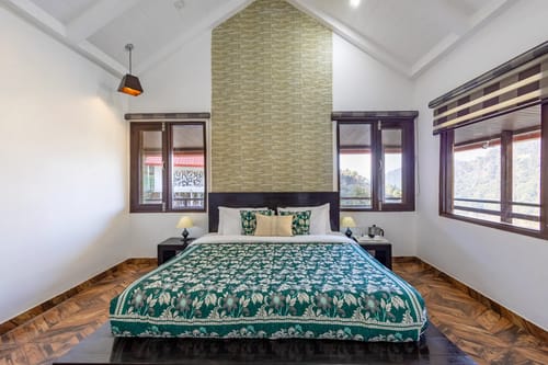 Madhuram Villa | Pet-Friendly 5-BHK Hillside Retreat With Garden & Balcony – 5 bedroom villa in Dehradun, Uttarakhand