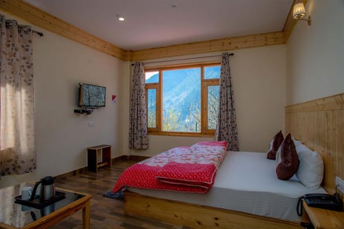 Stonehurst Cottage – 5 bedroom villa in Manali, Himachal Pradesh