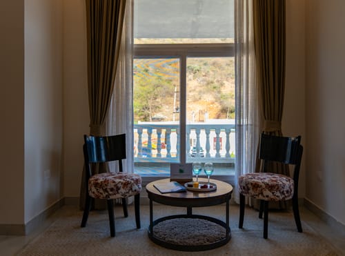 Mandovar Mountain Valley Retreat | 4 Room Pet-friendly Suite In a Private Estate with Shared Pool, Garden, Restaurant & Hill Views – 4 bedroom villa in Udaipur, Rajasthan