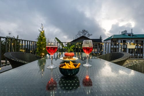 Lakefront | 4-BHK Villa with Common Patio Seating, Attic and Outdoor Dining Area – 4 bedroom villa in Bhimtal, Uttarakhand