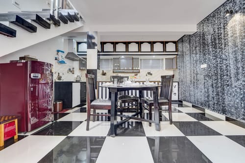 Heaven Hill View | Elegant 2-BHK Hill Retreat With Garden & Balcony – 2 bedroom villa in Ooty, Tamil Nadu