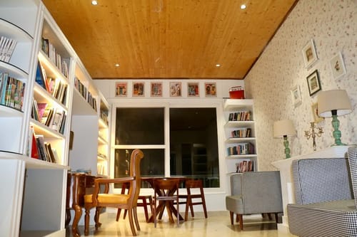 The English Country House | Elizabeth Lodge