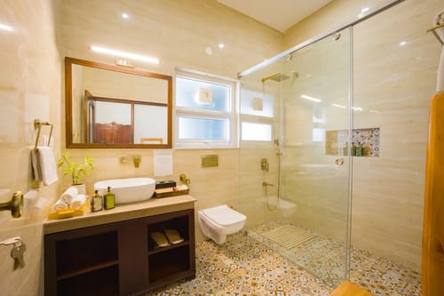 Goldencrest | 6-BHK | Garden | Balconies | Scenic views