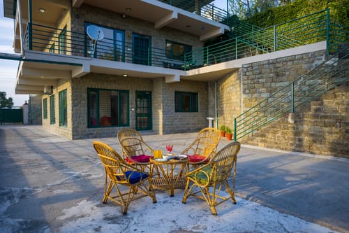 Pine View Cottage | Pet-friendly 3-BHK Himalayan Retreat with Scenic Sit-Out Areas