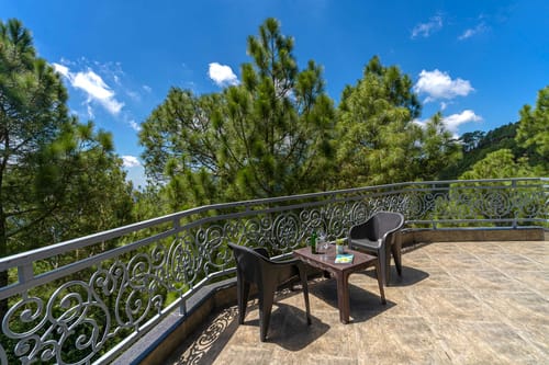 Gulmohar Estate – 5 bedroom villa in Kasauli, Himachal Pradesh
