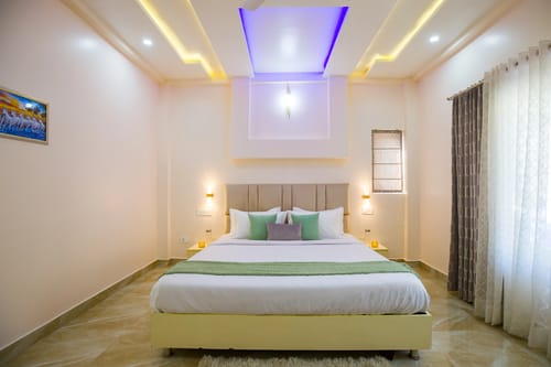 Clouds Nest | 4-BHK Pet-friendly Retreat With Terrace & Hill Views by Naukuchiatal – 4 bedroom villa in Nainital, Uttarakhand