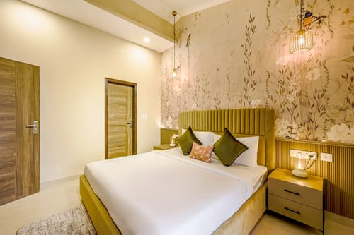 Veera Marina | Charming 3-BHK Apt Near Candolim Beach With Common Pools & Lift