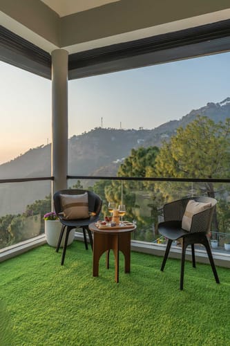 Aura @ Ridge of Twilight W/ Jacuzzi – 3 bedroom villa in Kasauli, Himachal Pradesh
