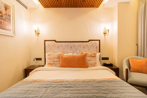 Royce Cottage | Luxe Hilltop 4-BHK Retreat With Indoor Bar, Terrace & Scenic Views