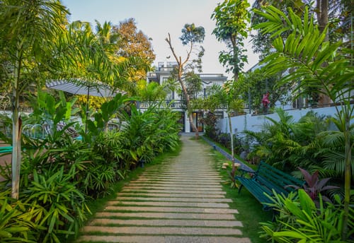 Goan Bliss Deluxe Room | Boutique Resort Stay Near Varca & Benaulim Beaches with Pool, Restro & Library – 1 bedroom villa in South Goa, Goa