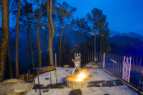 Pine Shadow Flamingo | Pet-friendly Hilltop Suite With Panoramic Views & Restaurant – 1 bedroom villa in Shimla, Himachal Pradesh