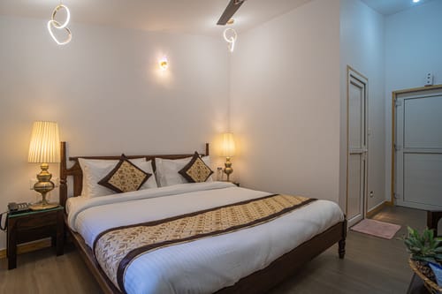 The Urban Escape Solace | 1 Deluxe Room With Hill Views – 1 bedroom villa in Bhimtal, Uttarakhand