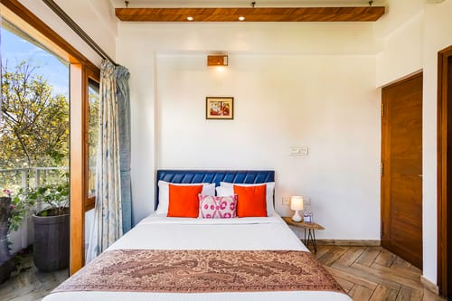The Jazminn Timberwood | 3-BHK Pet-friendly Apartment with Shared Sit Out Area | Near Bengaluru Palace – 3 bedroom villa in Bengaluru, Karnataka