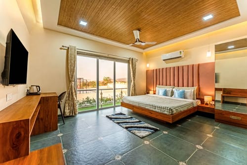 The Rising Sun – 6 bedroom villa in Karjat, Maharashtra