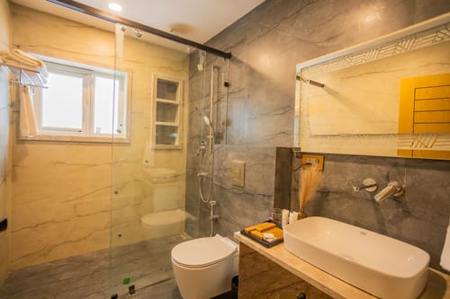 Frozen Fall @ Dewdrop Cottages