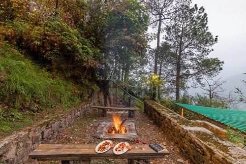 Suro Woodbine Chalet | Pet-friendly Suite With A Balcony, Restaurant & Outdoor Seating – 1 bedroom villa in Shimla, Himachal Pradesh