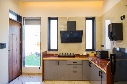Parvam Retreat | Charming Pet-friendly 2-BHK Villa With Private Pool, Garden, Terrace & Aravali Hill Views – 2 bedroom villa in Udaipur, Rajasthan
