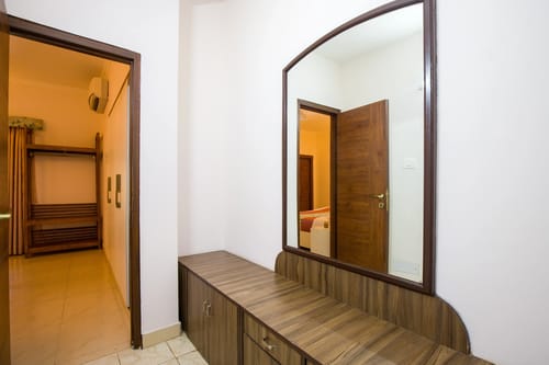 Sukhmani Cottage | 5-BHK Hilltop Hideaway With Garden, Terrace & Scenic Views – 5 bedroom villa in Kasauli, Himachal Pradesh