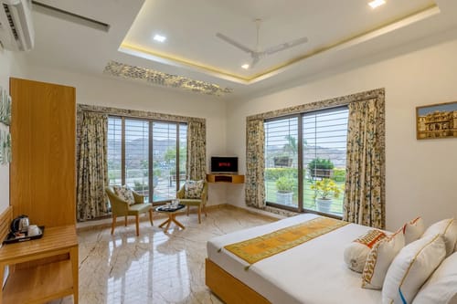 Shourya Celesta | Charming Hilltop 3-BHK Villa With Private Pool, Garden & Terrace – 3 bedroom villa in Udaipur, Rajasthan