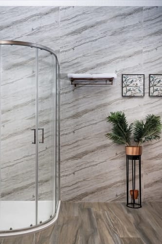 Zephyr Classic Cottage | Scenic Hill Getaway With Pool, Gym & Restaurant