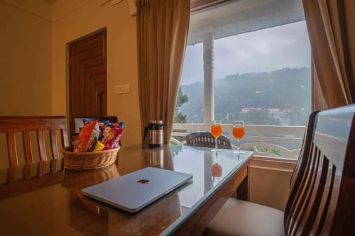 Headingly Suites | Lake-Facing 2-Room Retreat Just Above Mall Road