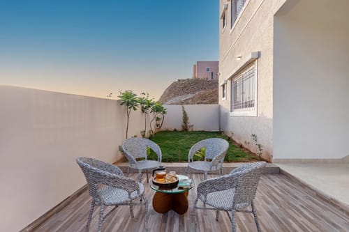 Shourya Zenna | 3-BHK | Pvt Pool & Garden | Terrace | Scenic Views