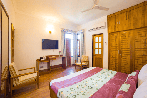 Mehar Villa | 3-BHK Hillside Retreat With Garden & Scenic Views – 3 bedroom villa in Kasauli, Himachal Pradesh