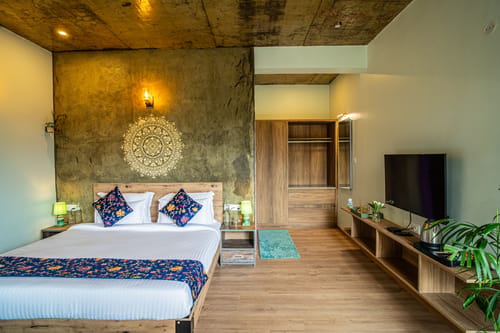 Adrushya | Cosy 1-Room Stay with Hill Views, Karaoke Lounge & Restaurant – 1 bedroom villa in Mukteshwar, Uttarakhand