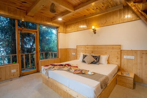 Jibhi Peaks Duplex Cottage With A Hot Tub