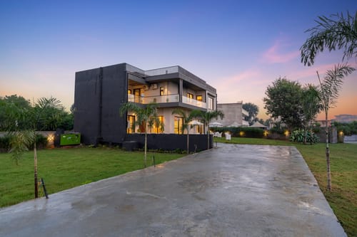 Gardenia | 4-BHK Farmhouse with Private Pool, Game Zone, & Lush Garden – 4 bedroom villa in Delhi Ncr, Delhi