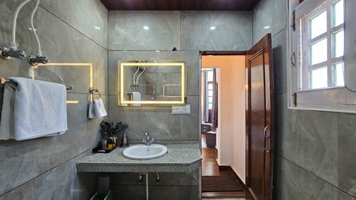 Valleys & Peaks – 4 bedroom villa in Shimla, Himachal Pradesh