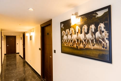 Anandam In The Himalayas Violet | Triple Sharing Suite With Restaurant, Lift & Lounge | Near Triveni Ghat – 2 bedroom villa in Rishikesh, Uttarakhand