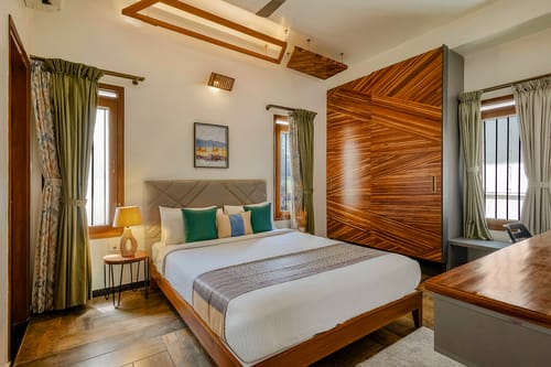 The Jazminn Timberwood | 3-BHK Pet-friendly Apartment with Shared Sit Out Area | Near Bengaluru Palace – 3 bedroom villa in Bengaluru, Karnataka